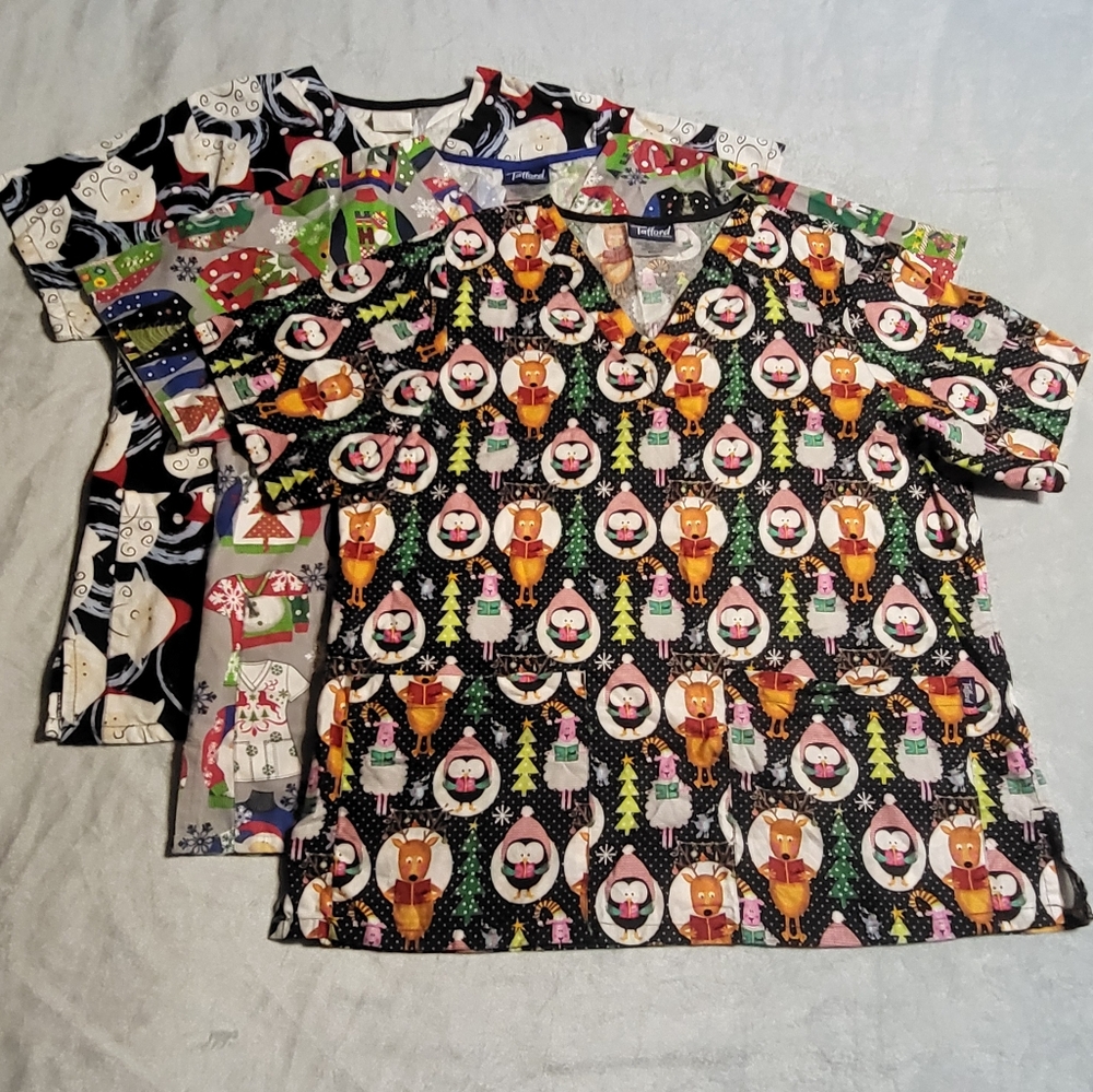 🎅 BUNDLE 3 Christmas Scrub Tops medium Holiday Tafford M
